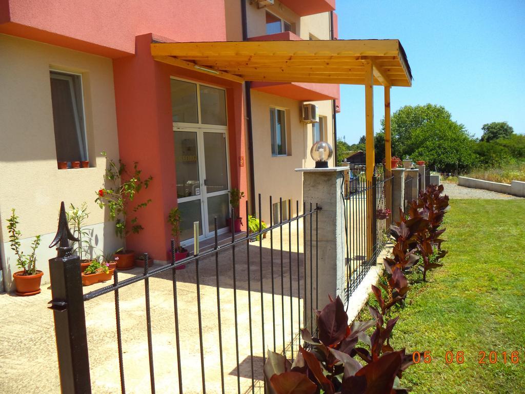 Sveti Georgi Guest House โซโซโปล ภายนอก รูปภาพ